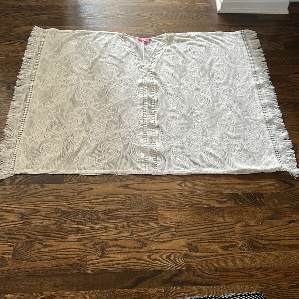 Lilly Pulitzer Shaw type cover up